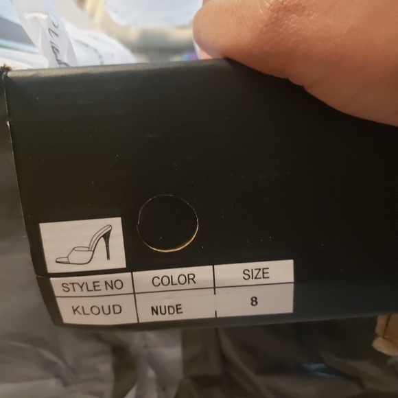 Does - Picture 3 of 3